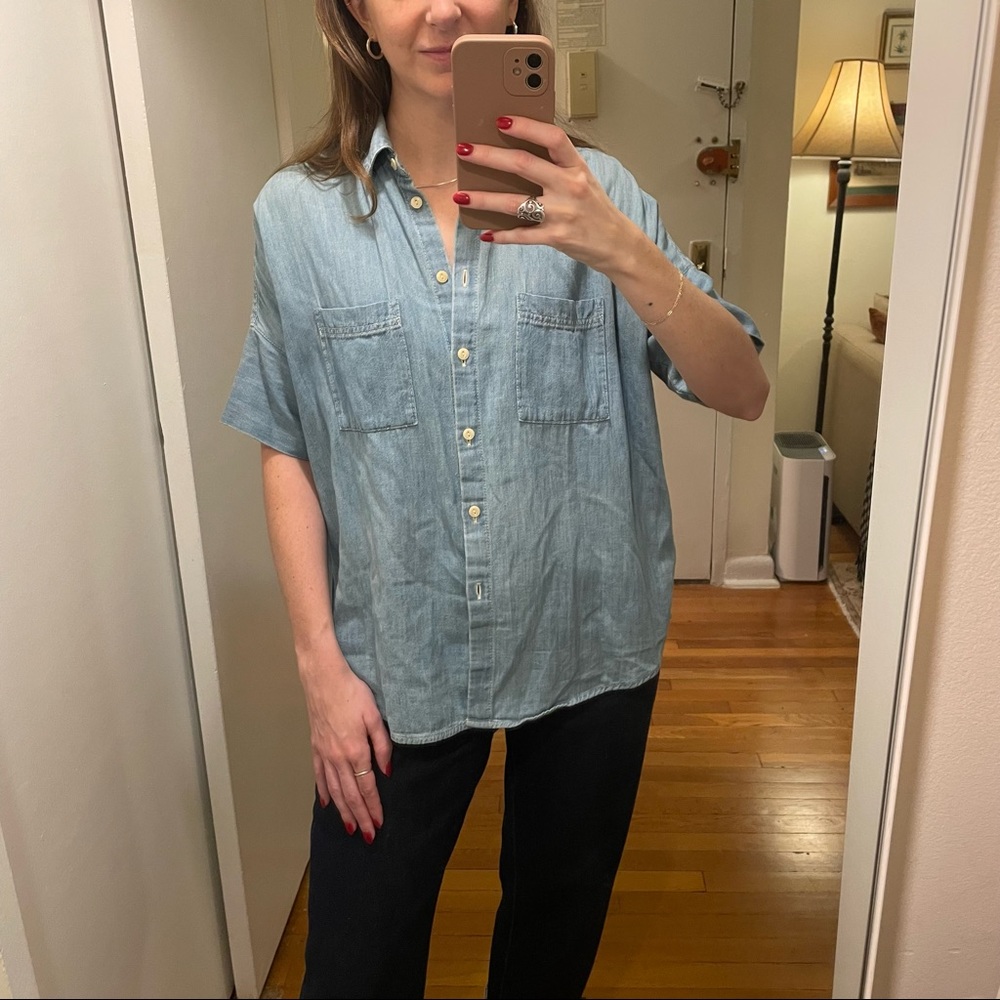 Madewell Chambray Short Sleeve Button Down Shirt
